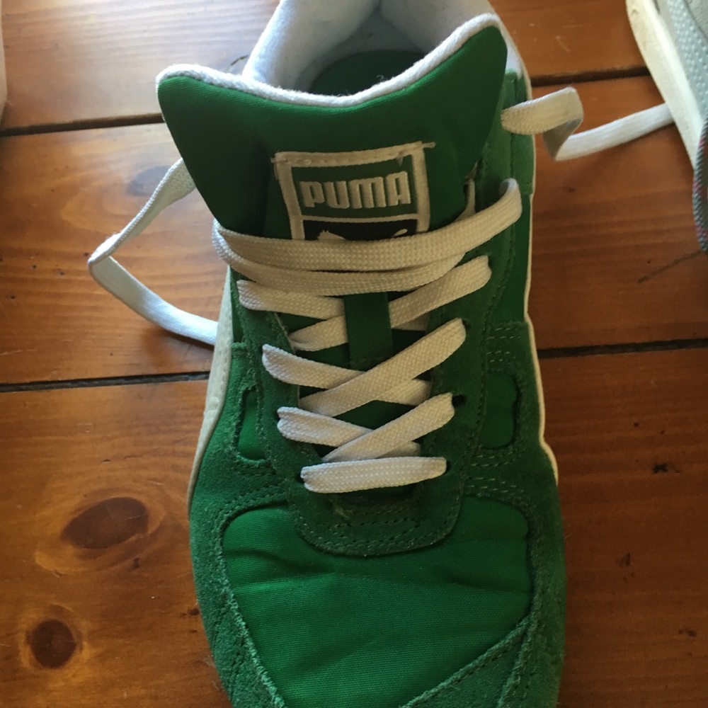 Vintage pumas size 6 great shape